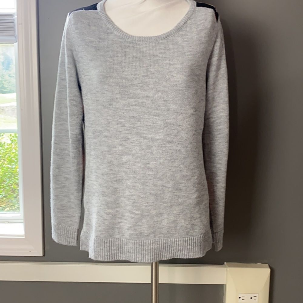 Sheer back sweater - Picture 3 of 7